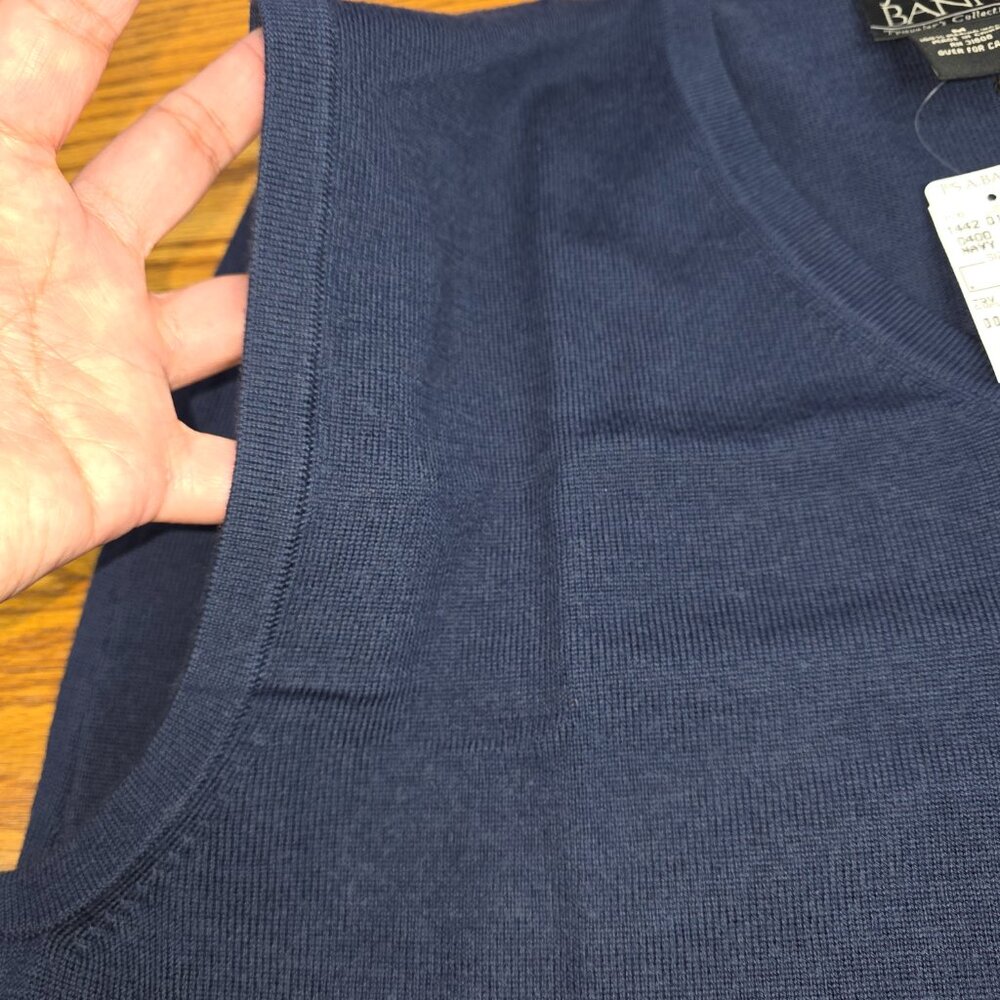 NWT JoS A Bank Traveler Collection V-Neck Sweater Vest - Picture 4 of 5